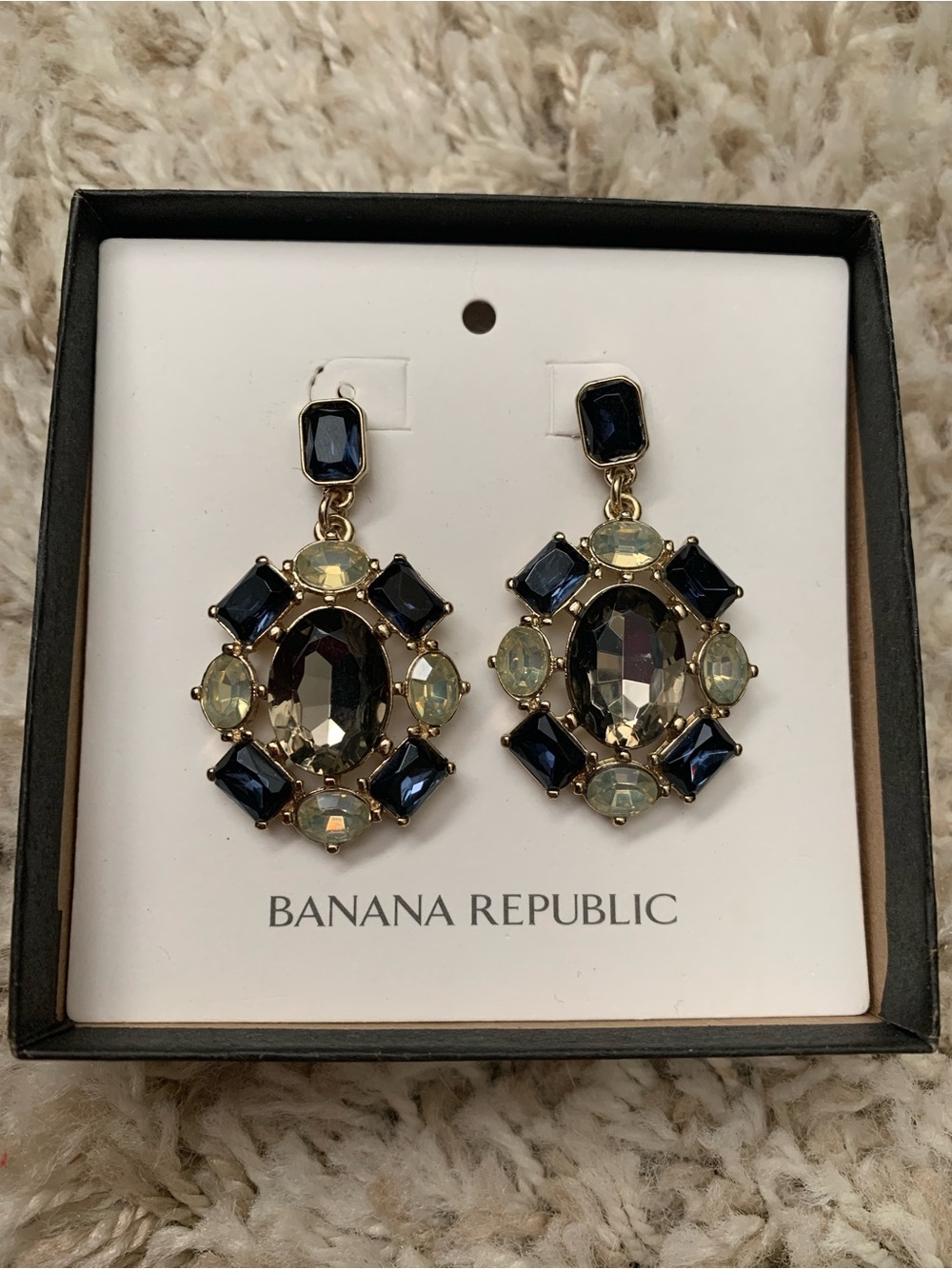 New in the box. Banana Republic jewel drop earrings.